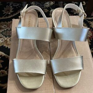Old Navy Women's Metallic Sandals